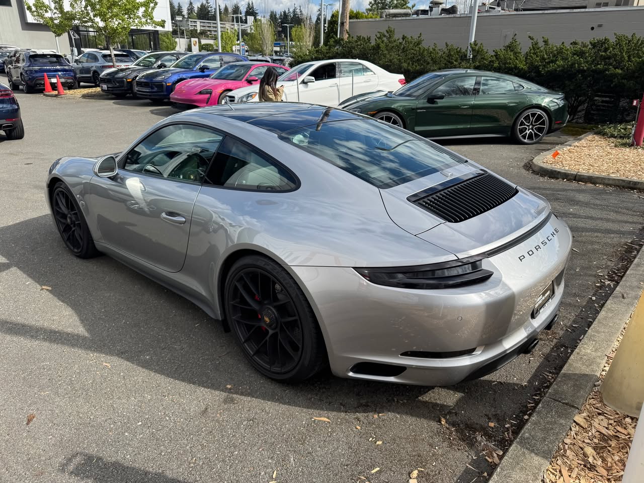 911 GTS dealership